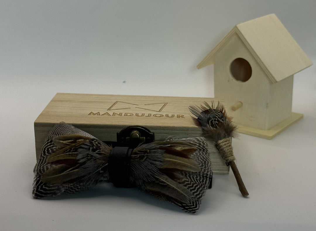 Chicago Feather Bow Tie & Lapel Pin Set - Golden Majesty