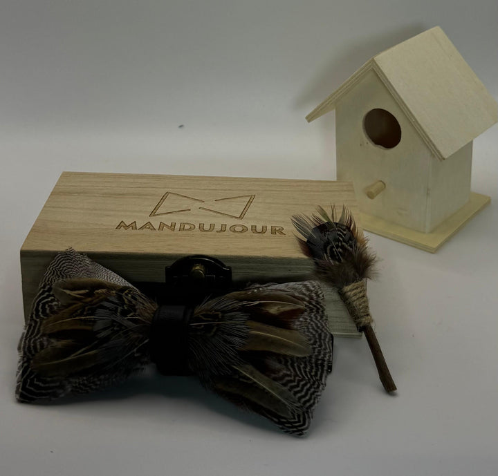 Chicago Feather Bow Tie & Lapel Pin Set - Golden Majesty
