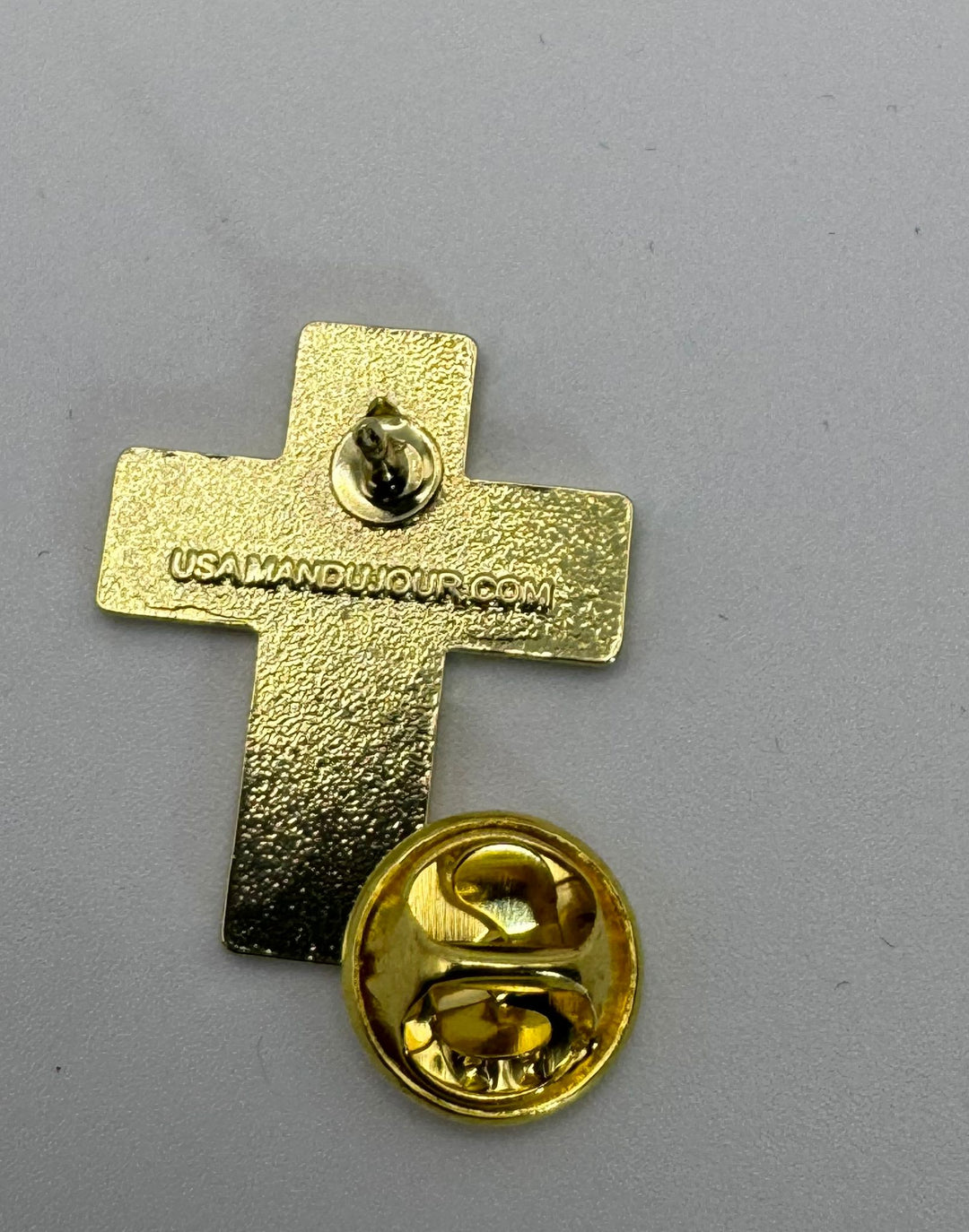 Mandujour Authentic American Flag Lapel Pin with Religious Cross - Elegant USA Design in Luxurious Gift Box
