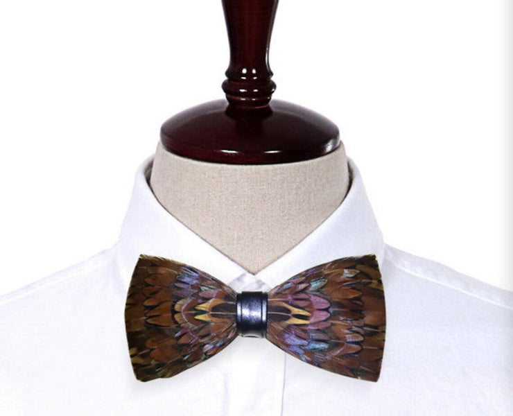 Finer Brown Feather bow tie & lapel pin set - Mandujour handmade - Mandujour