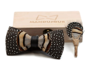 Guinea brown feather bow tie & lapel pin set - Mandujour